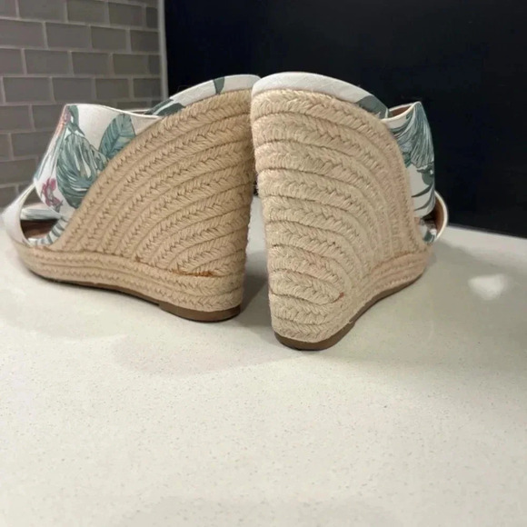 Call It Spring Vegan Wedge Heel Sandals Size 10 - Picture 4 of 9